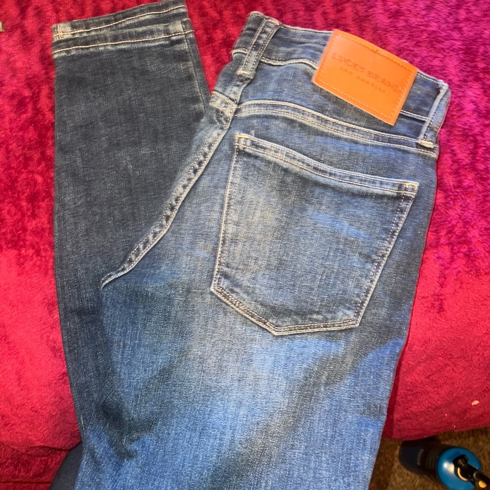 Brand new with tags Lucky Brand low rise skinnys size 6